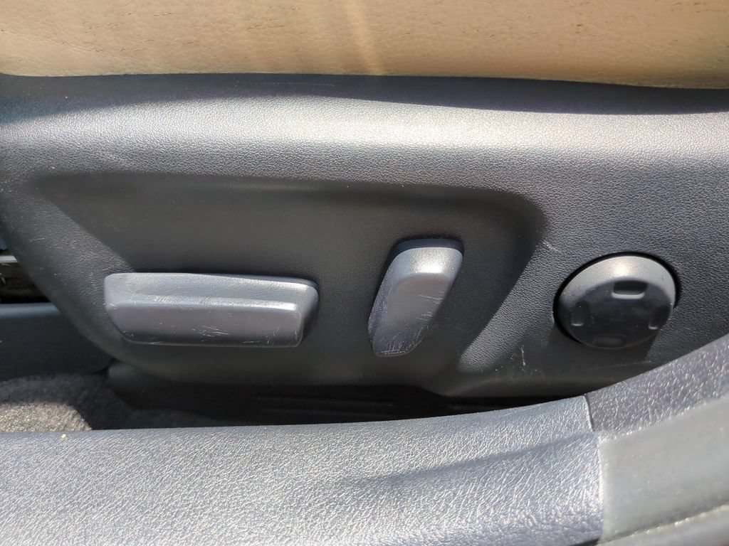 Used 2015 Toyota Avalon XLE Touring FWD image 15