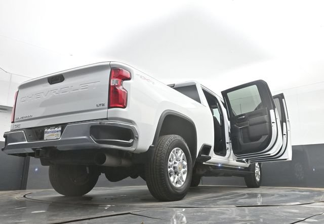 Used 2023 Chevrolet Silverado 2500 LTZ AWD/4WD image 51