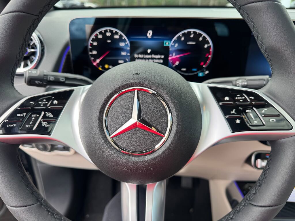 New 2026 Mercedes-Benz GLB 250 4MATIC image 12