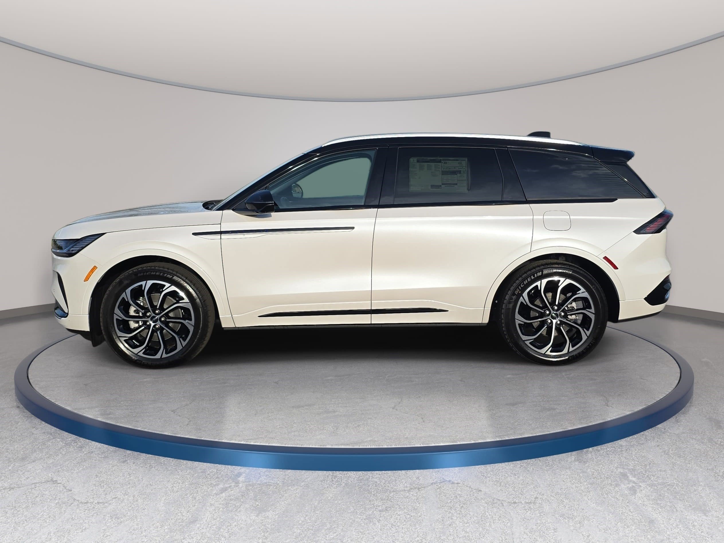 New 2026 Lincoln Nautilus Reserve AWD/4WD image 8