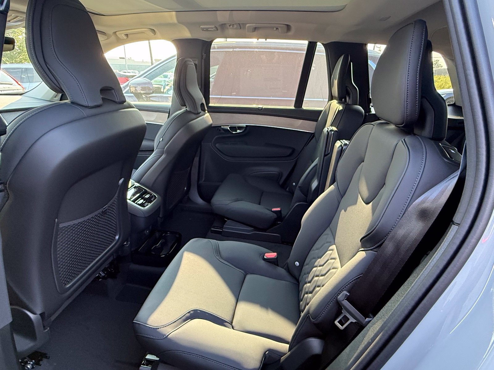 New 2027 Volvo XC90 B6 Plus AWD/4WD image 15