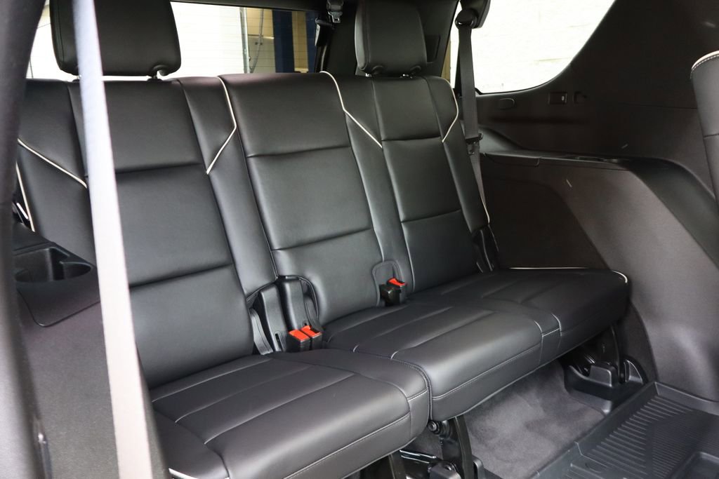 Used 2024 Cadillac Escalade Sport w/ Touring Package AWD/4WD image 38