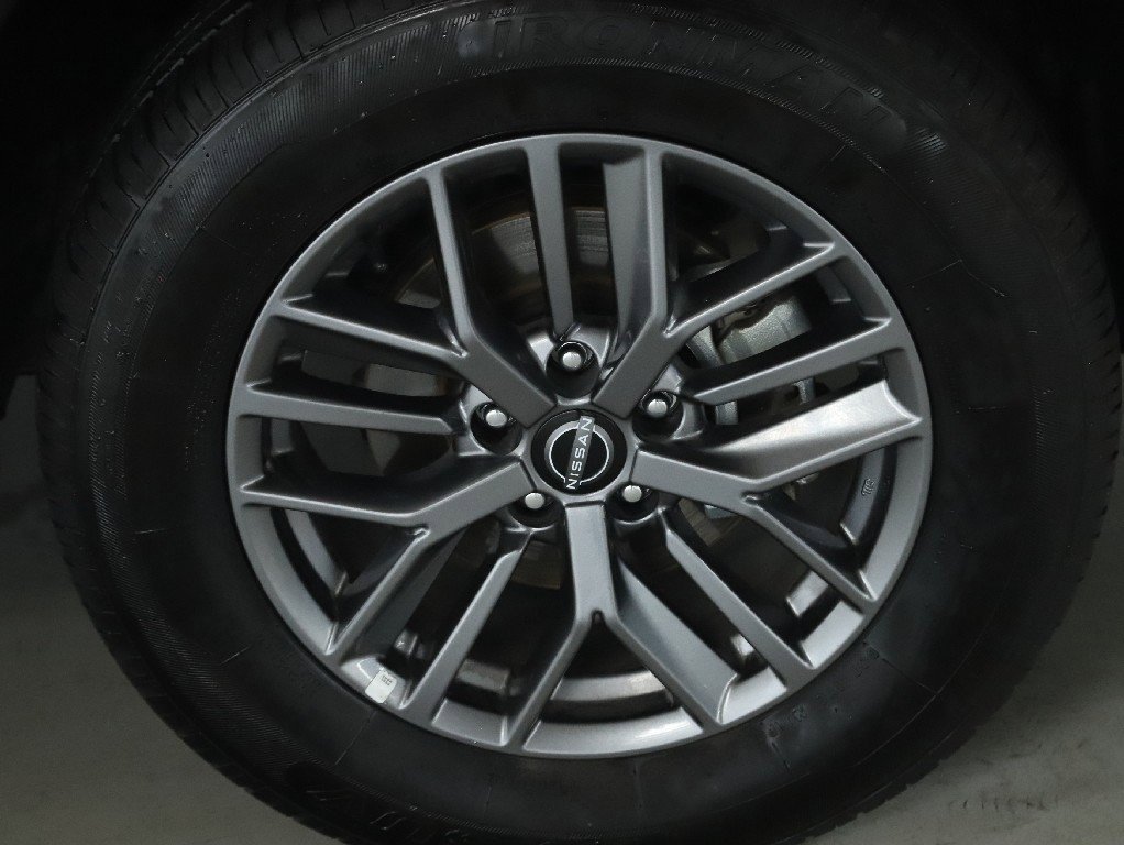 Used 2024 Nissan Rogue S image 10