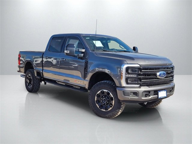 New 2025 Ford F350 Platinum w/ Tremor Off-Road Package