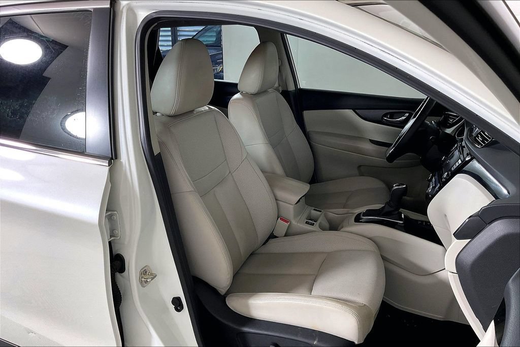Used 2022 Nissan Rogue Sport SL w/ Premium Package FWD image 6