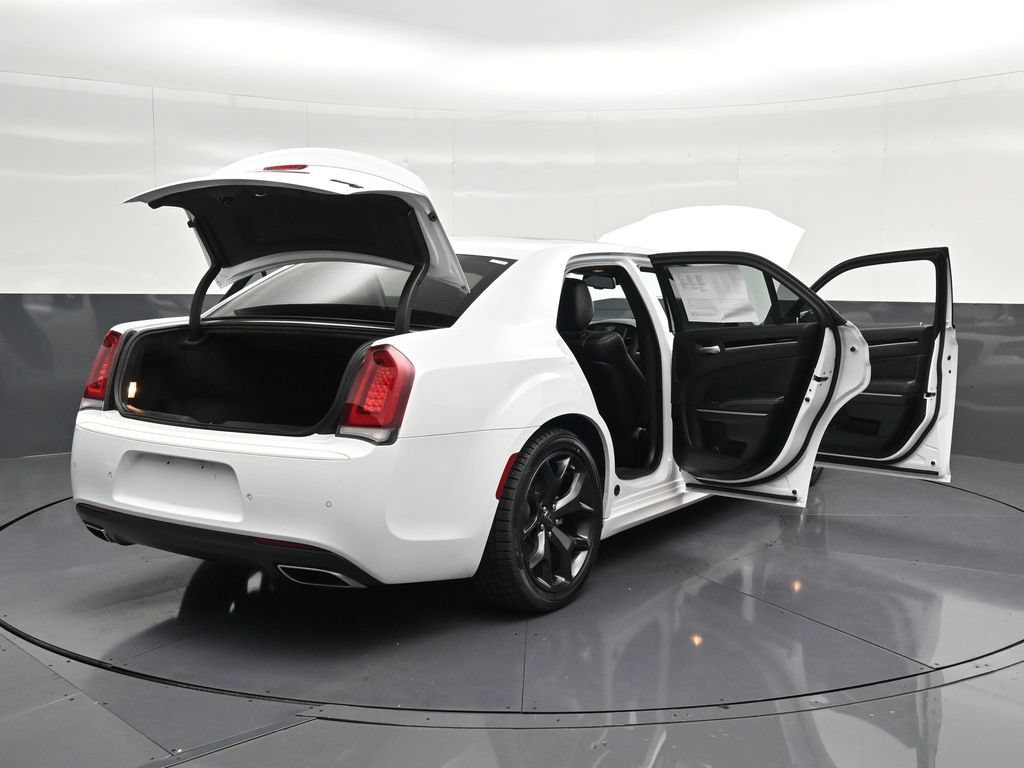 Used 2023 Chrysler 300 S w/ Comfort Group RWD image 37