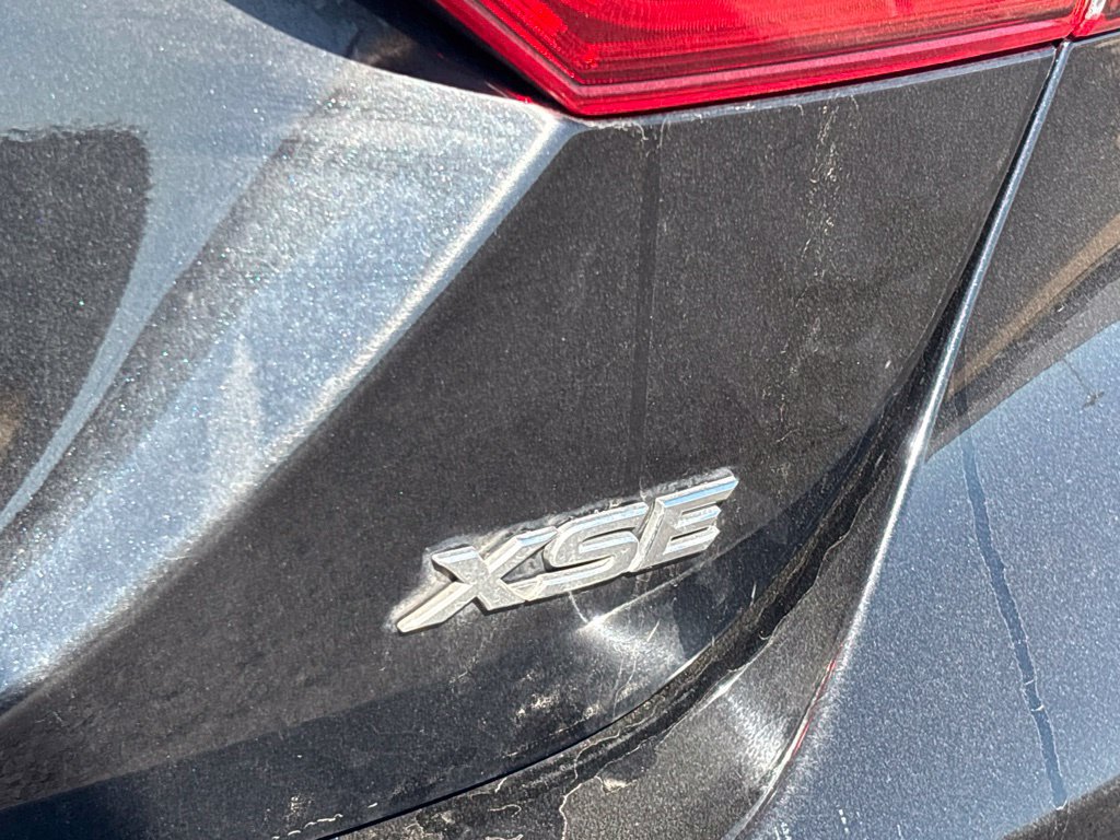 Used 2023 Toyota Camry XSE FWD image 8
