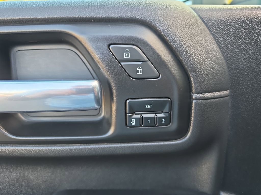 Certified 2021 GMC Sierra 3500 Denali w/ Denali Ultimate Package AWD/4WD image 28