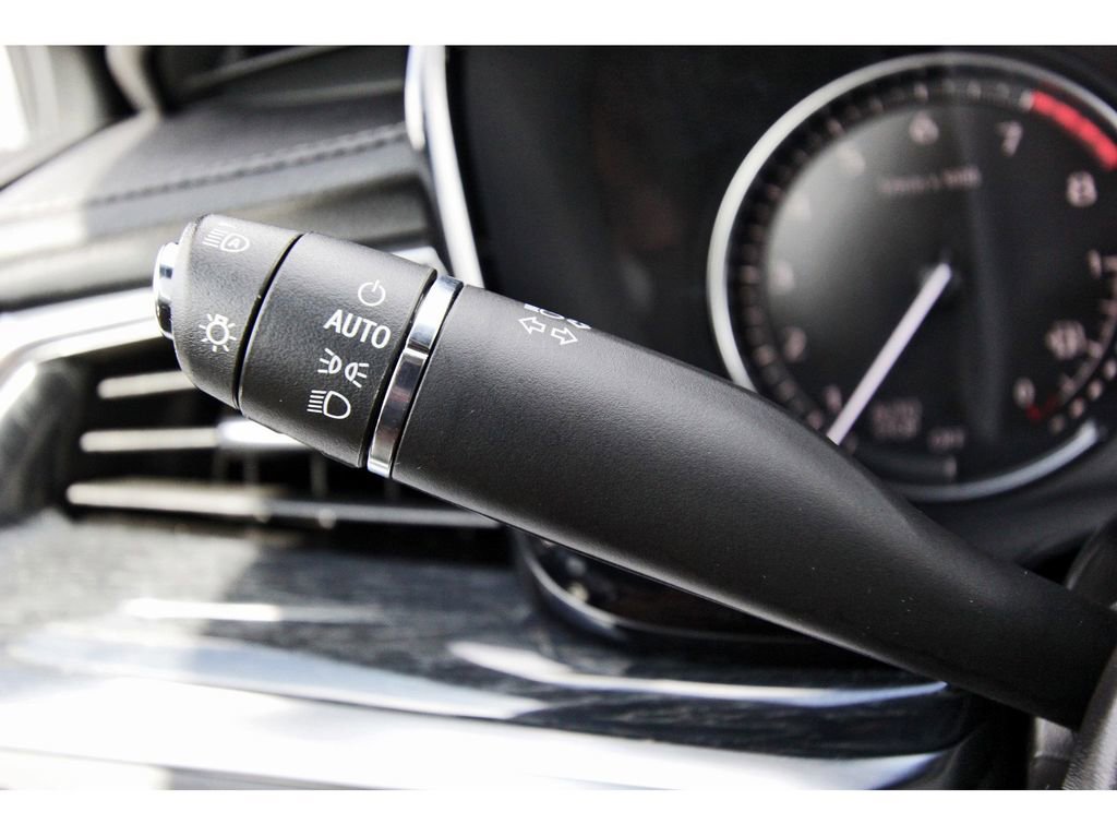 Used 2023 Cadillac XT5 Premium Luxury image 17