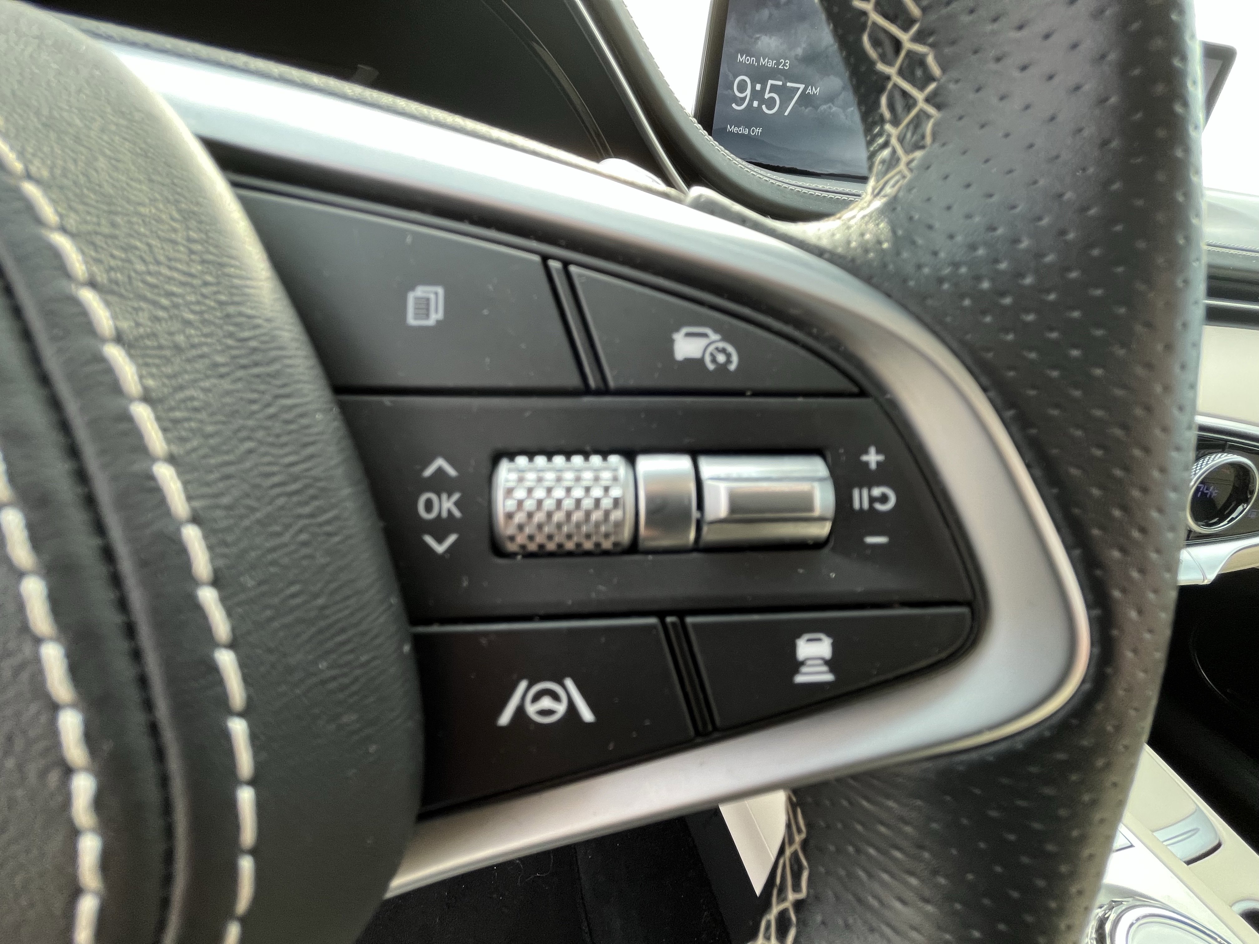 Used 2023 Genesis GV70 3.5T Sport w/ Sport Prestige Package image 19