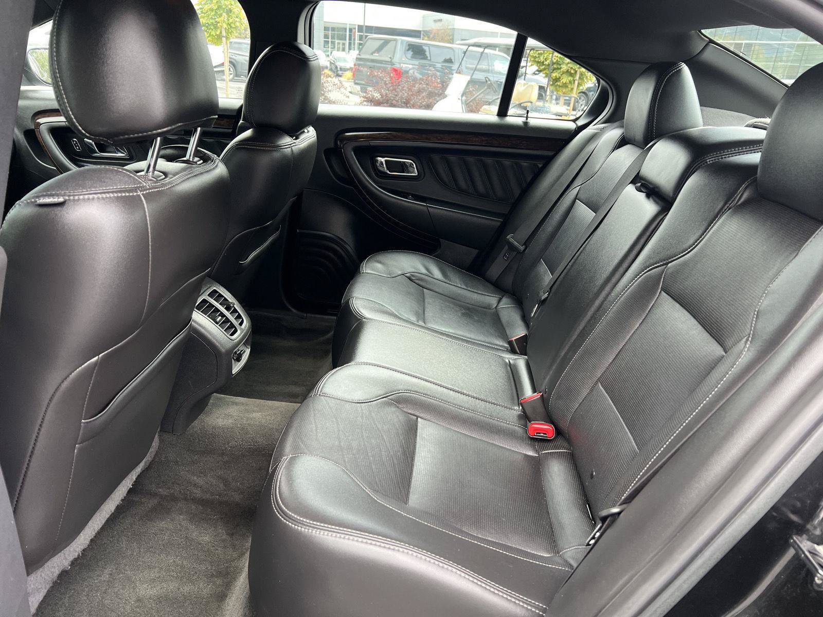 Used 2015 Ford Taurus Limited FWD image 24