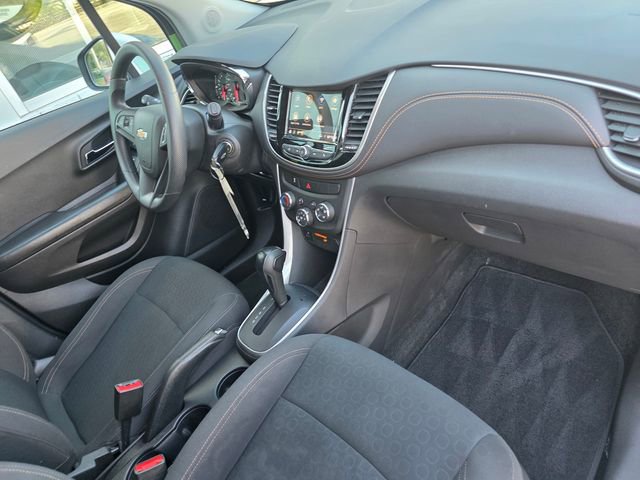 Certified 2022 Chevrolet Trax LS w/ Tint and Cruise Package image 20