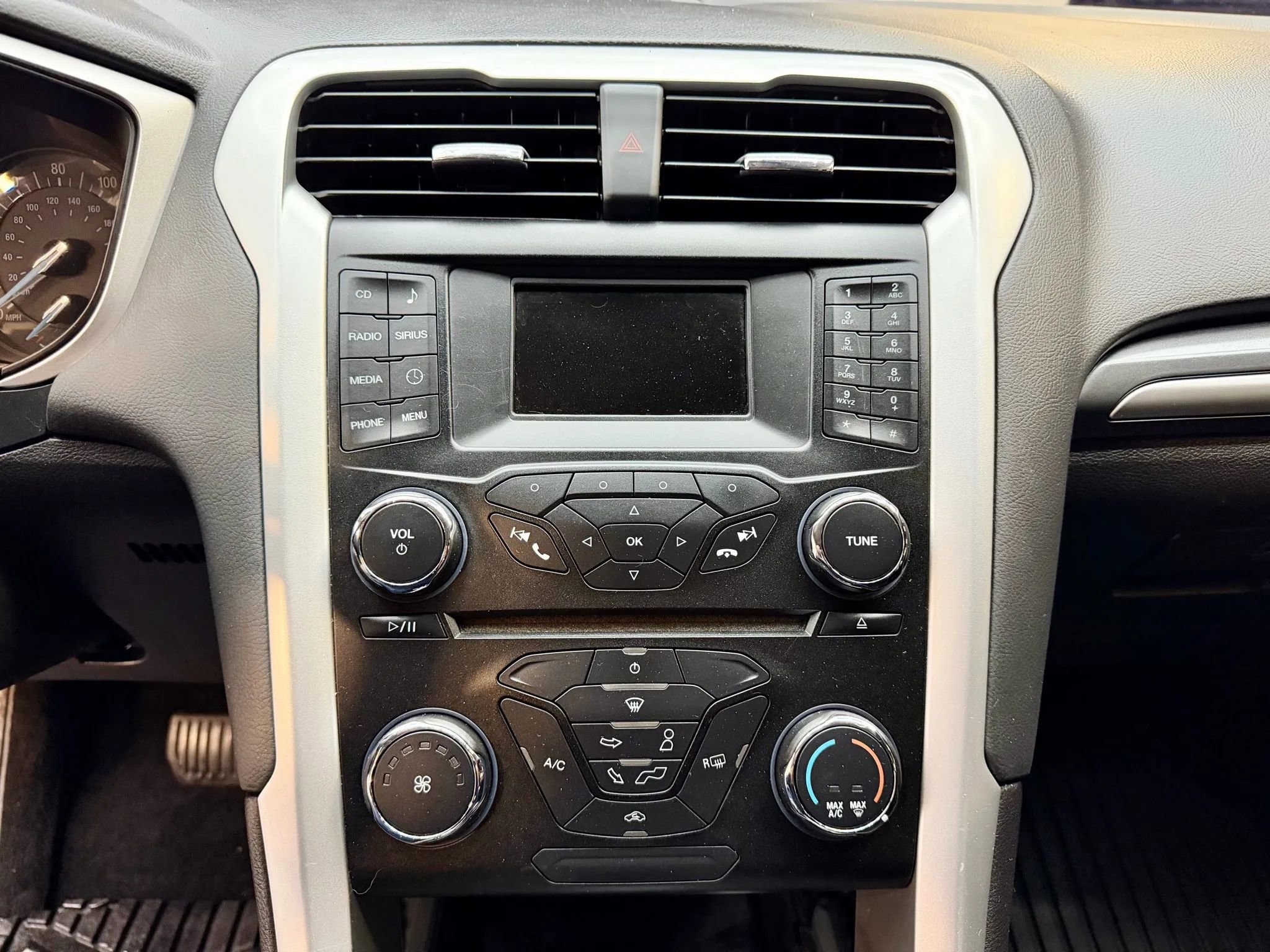 Used 2014 Ford Fusion SE image 14