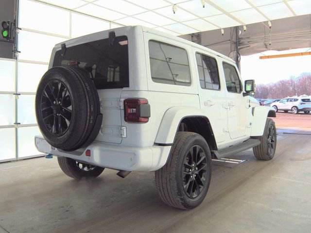 Used 2021 Jeep Wrangler Unlimited Sahara image 2