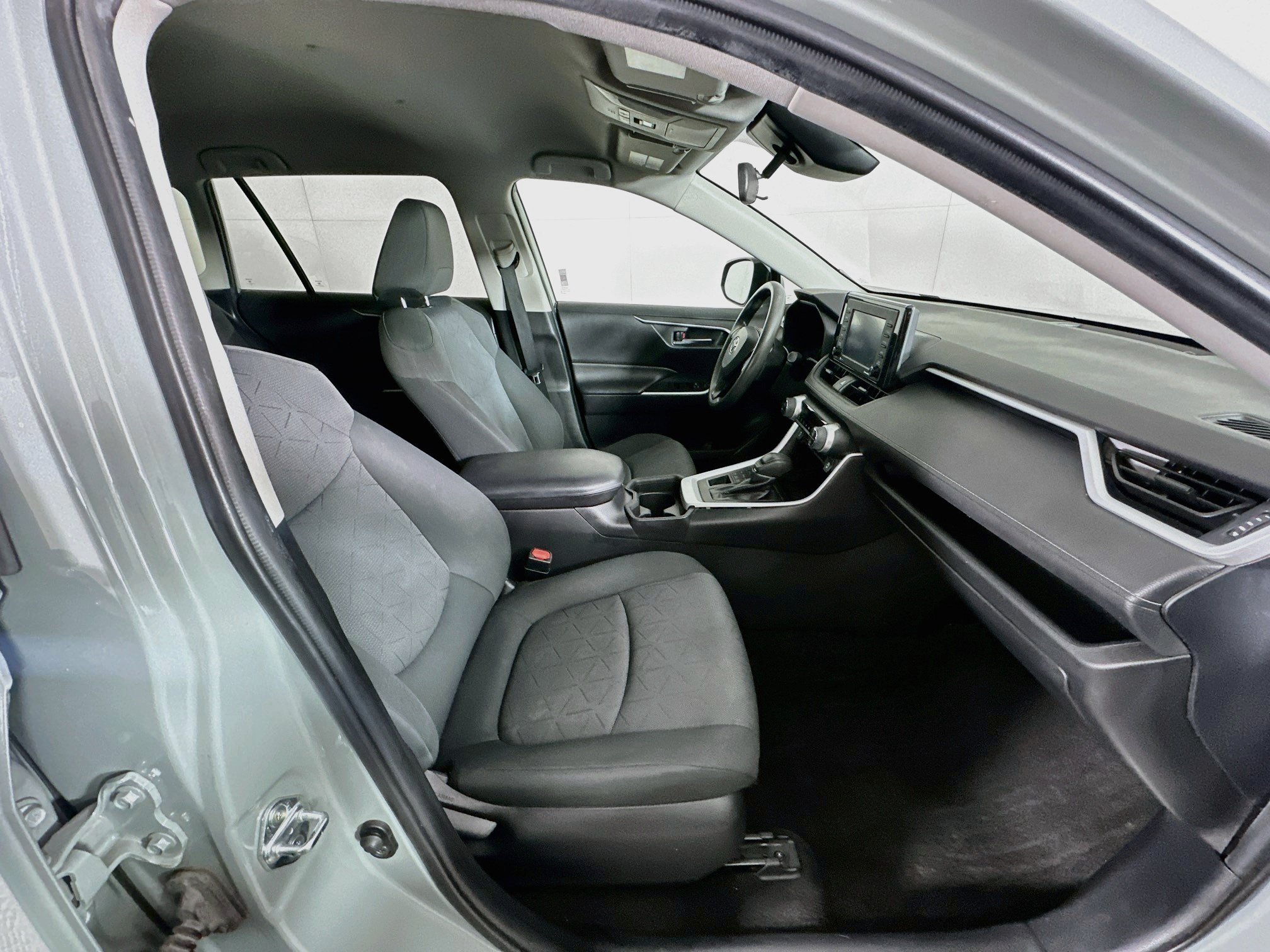 Used 2021 Toyota RAV4 XLE AWD/4WD image 29