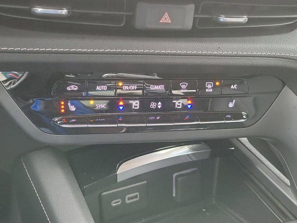 Used 2023 Buick Envision Essence image 20