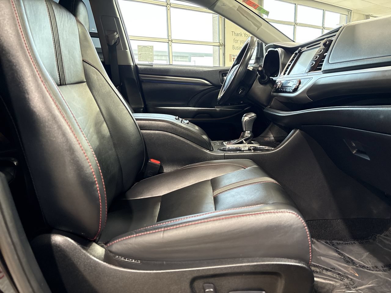 Certified 2019 Toyota Highlander SE FWD image 26