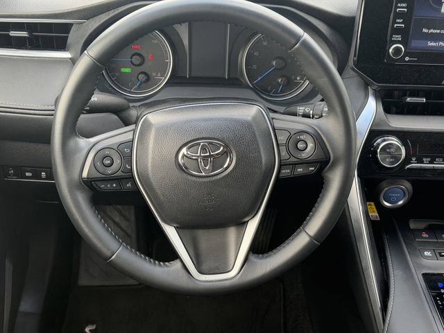 Used 2022 Toyota Venza LE image 10