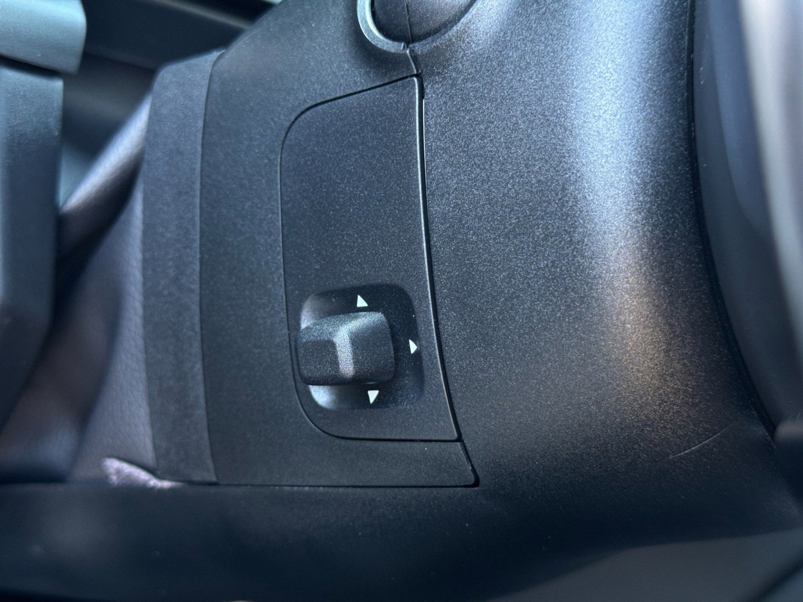 Used 2025 Mercedes-Benz GLC 63 AMG S w/ Driver Assistance Package image 21