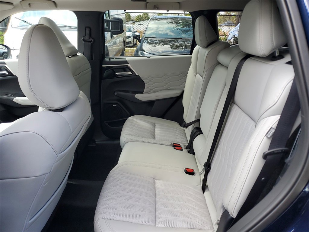New 2026 Mitsubishi Outlander SEL image 14