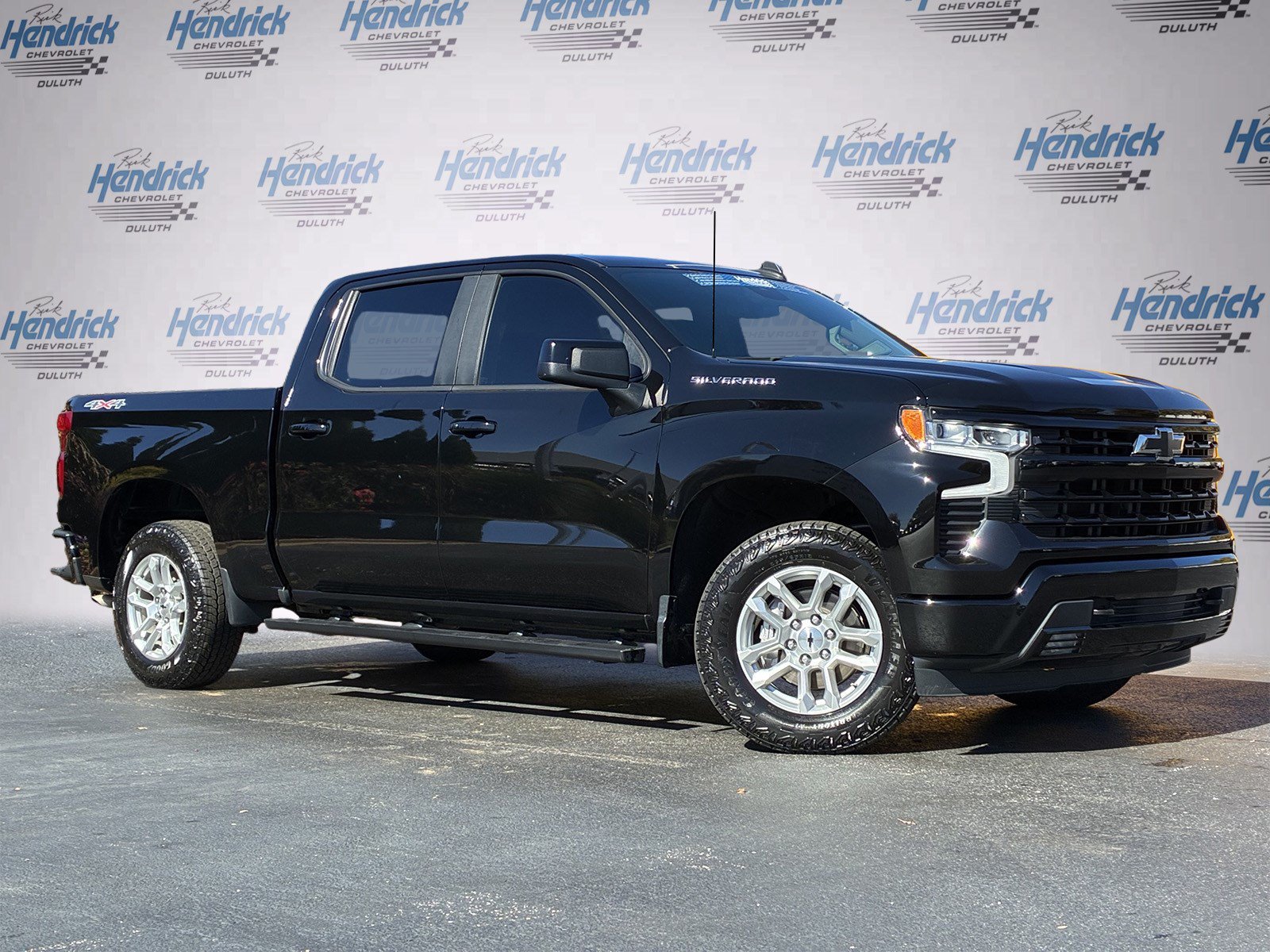 Used 2023 Chevrolet Silverado 1500 RST AWD/4WD image 2