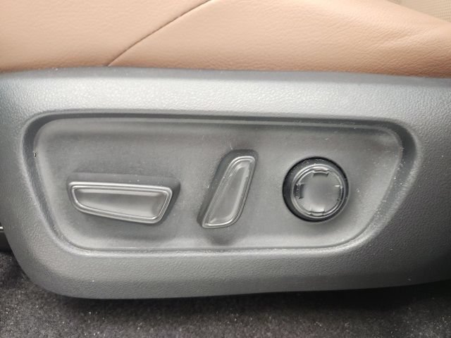Certified 2025 Toyota 4Runner Limited AWD/4WD image 13