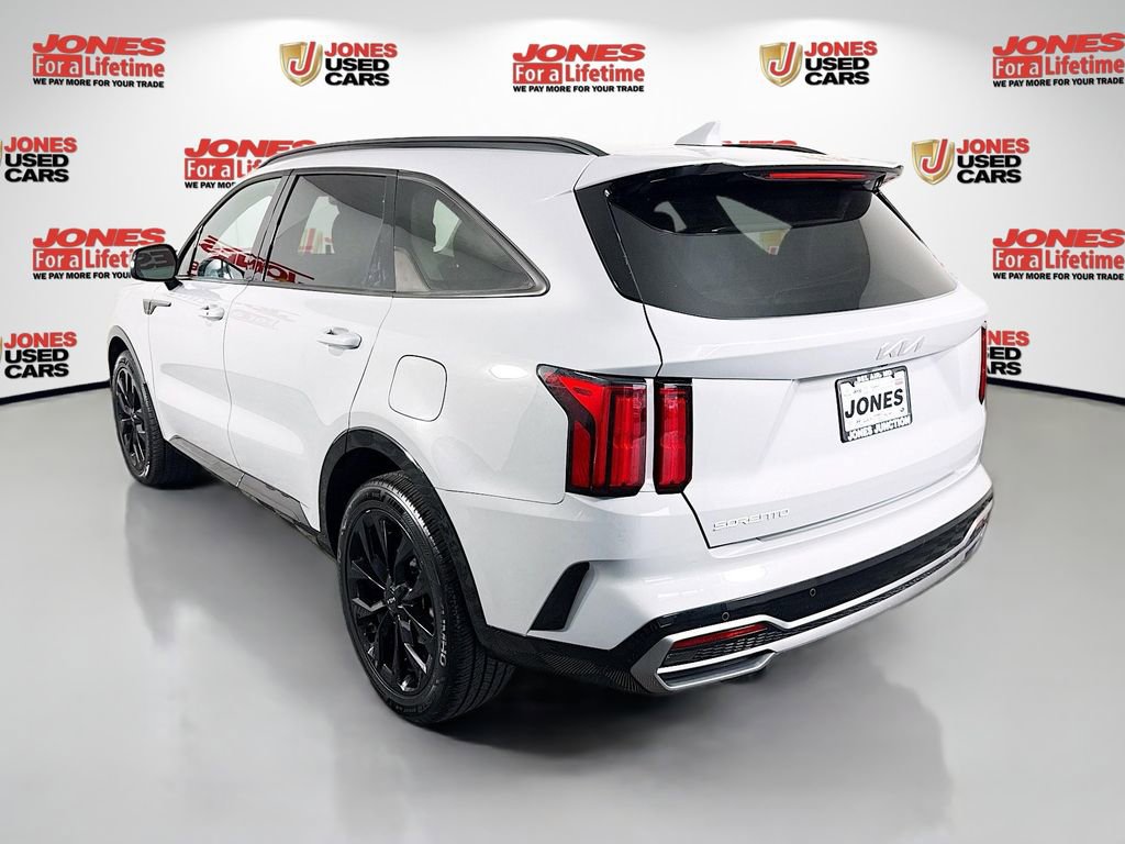 Used 2023 Kia Sorento SX image 2