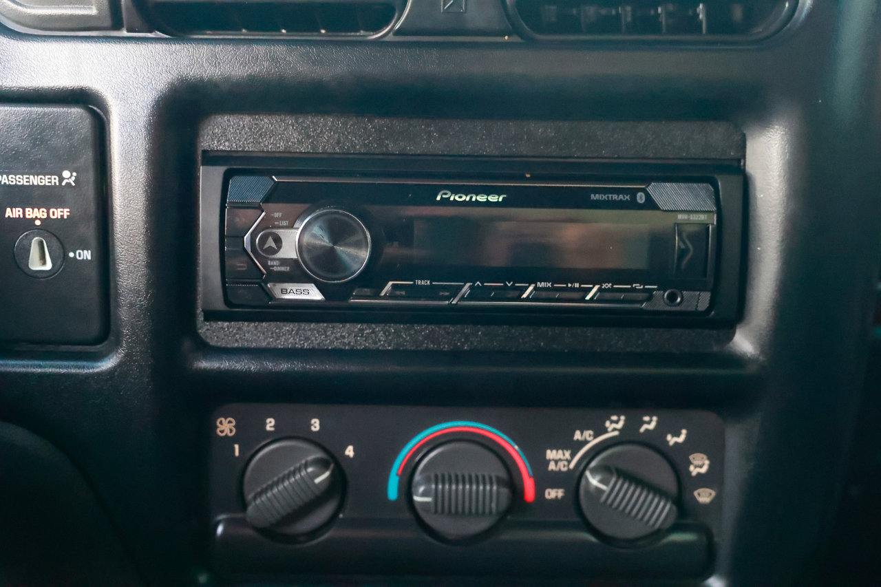 Used 2000 GMC Sonoma SLS w/ SLS Super Spec Pkg 1 image 24