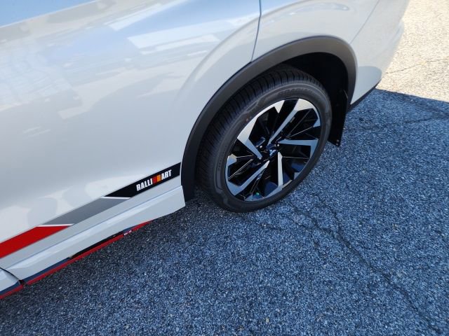 Used 2023 Mitsubishi Outlander SE image 6