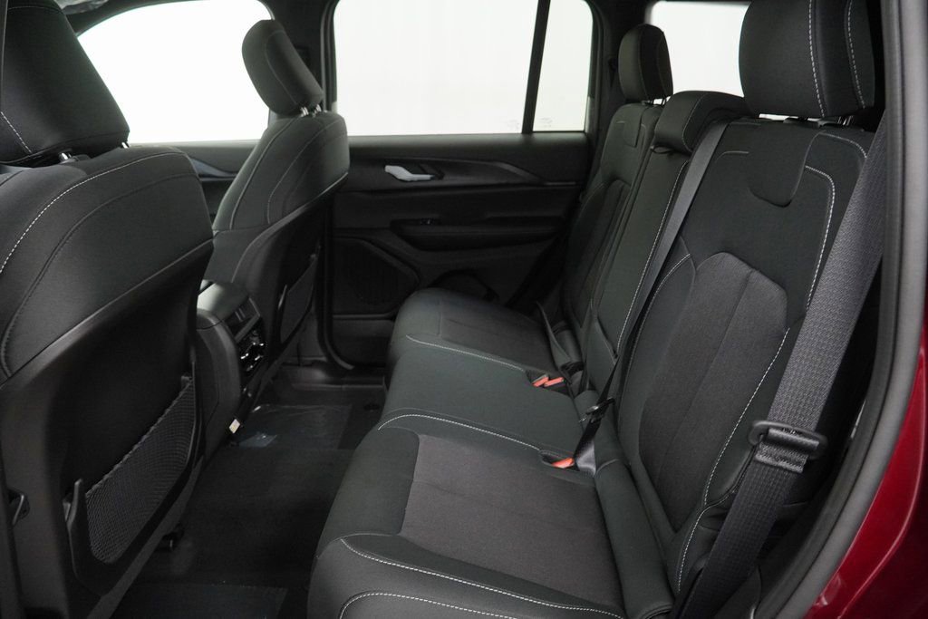 New 2026 Jeep Grand Cherokee Laredo image 17