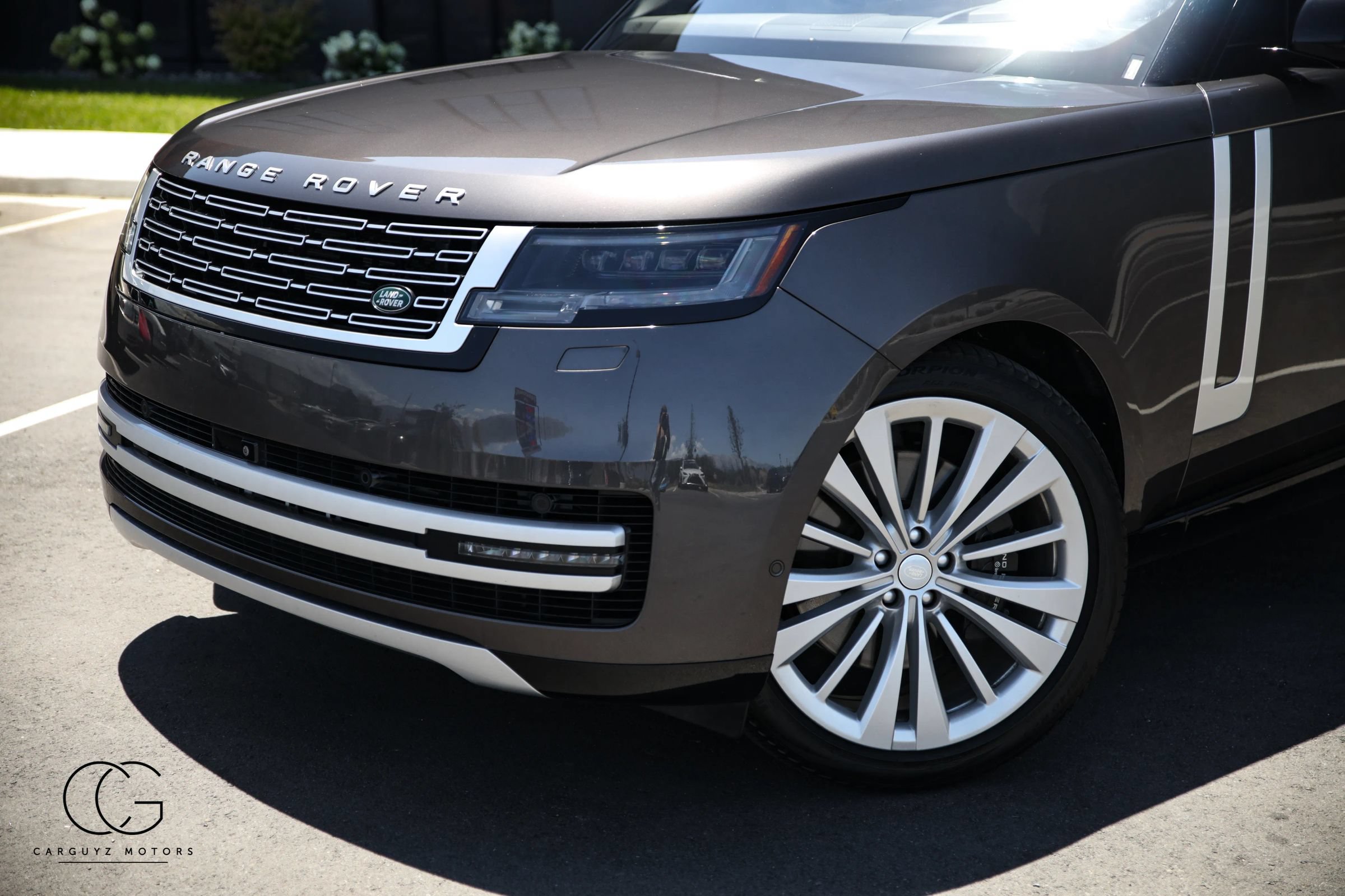 Used 2023 Land Rover Range Rover Long Wheelbase First Edition AWD/4WD image 5