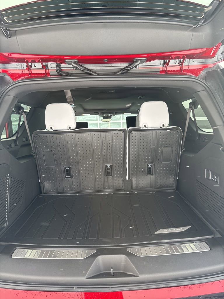New 2026 Chevrolet Suburban Premier AWD/4WD image 9
