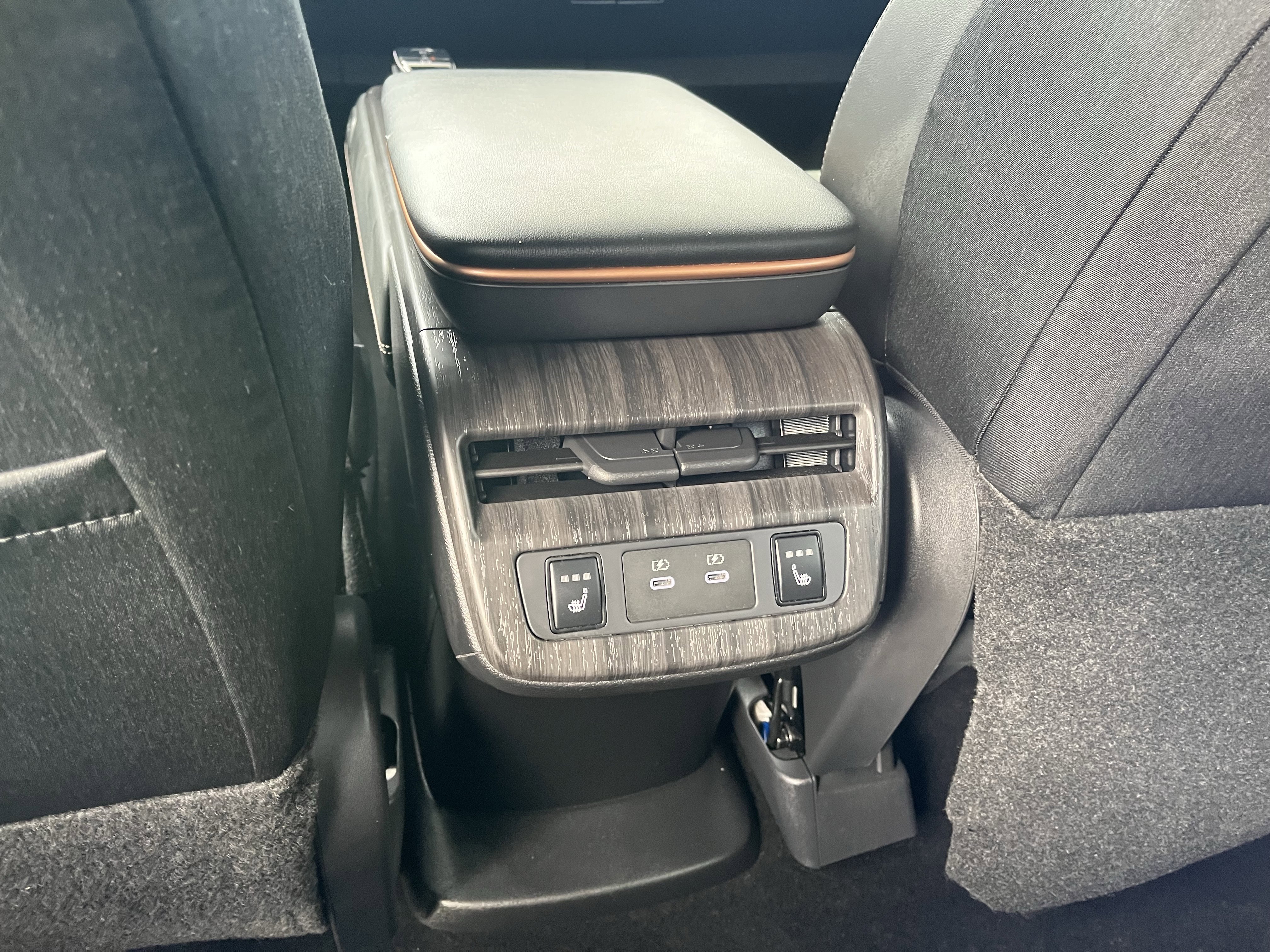 Certified 2025 Nissan Ariya AWD image 31