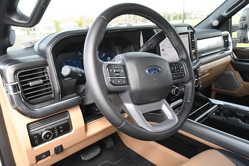 Used 2025 Ford F450 Lariat AWD/4WD image 15