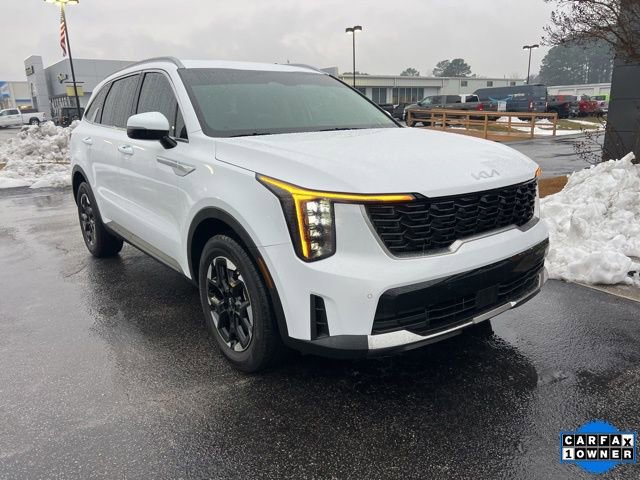 Used 2025 Kia Sorento S image 1