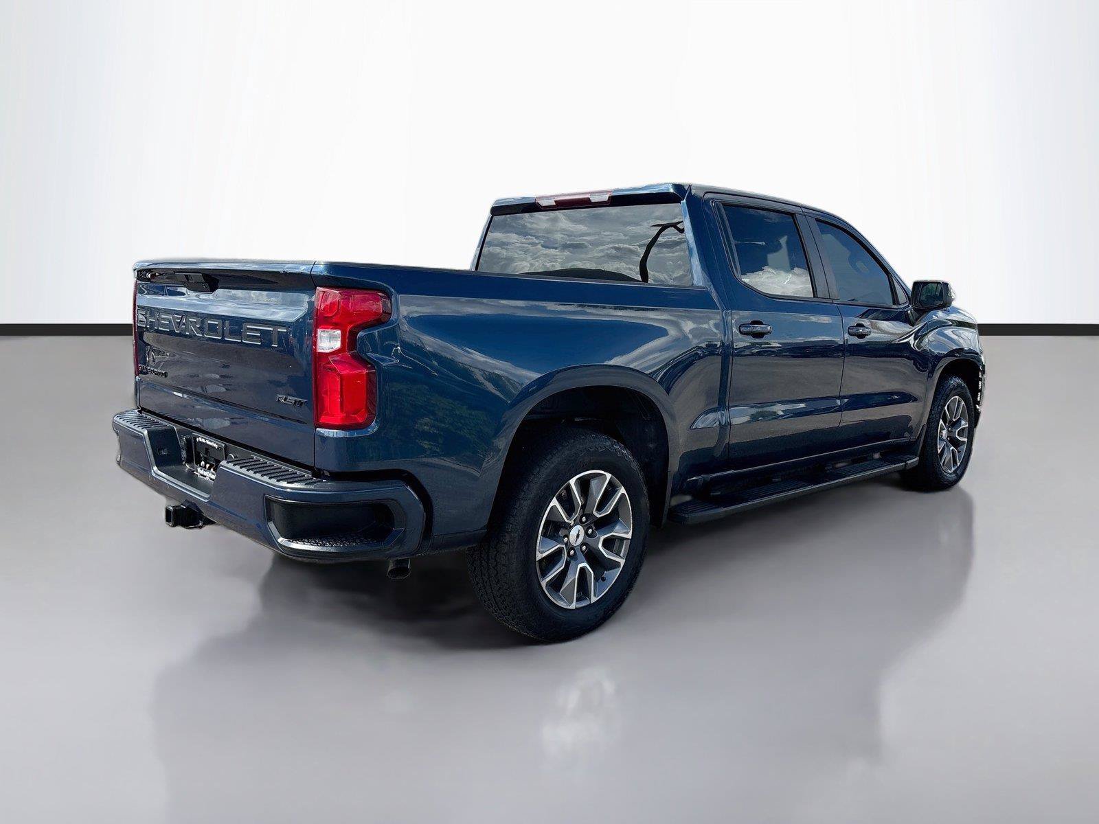 Used 2021 Chevrolet Silverado 1500 RST w/ LPO, Dark Essentials Package RWD image 7