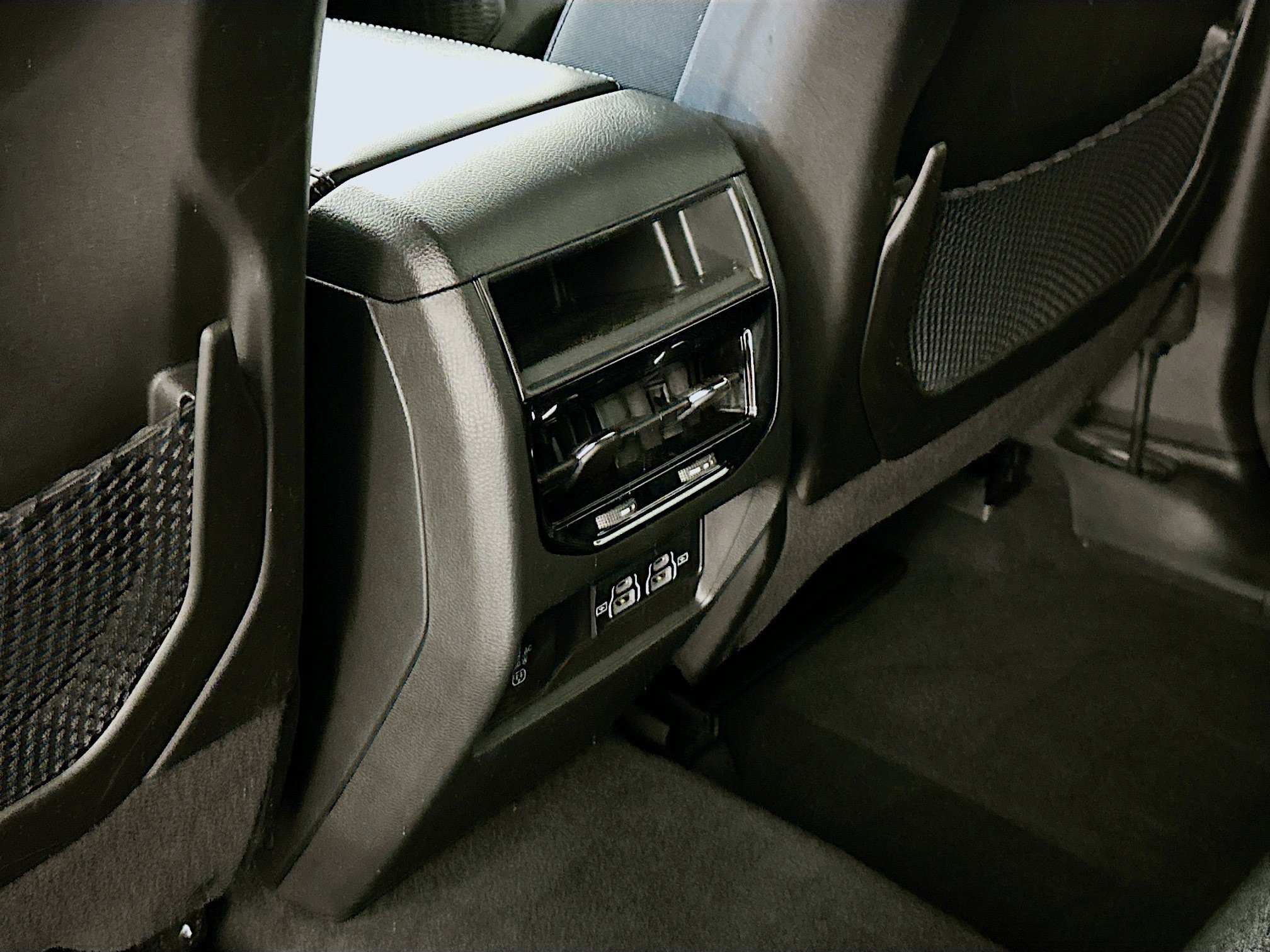 Used 2024 Jeep Grand Cherokee Altitude AWD/4WD image 28