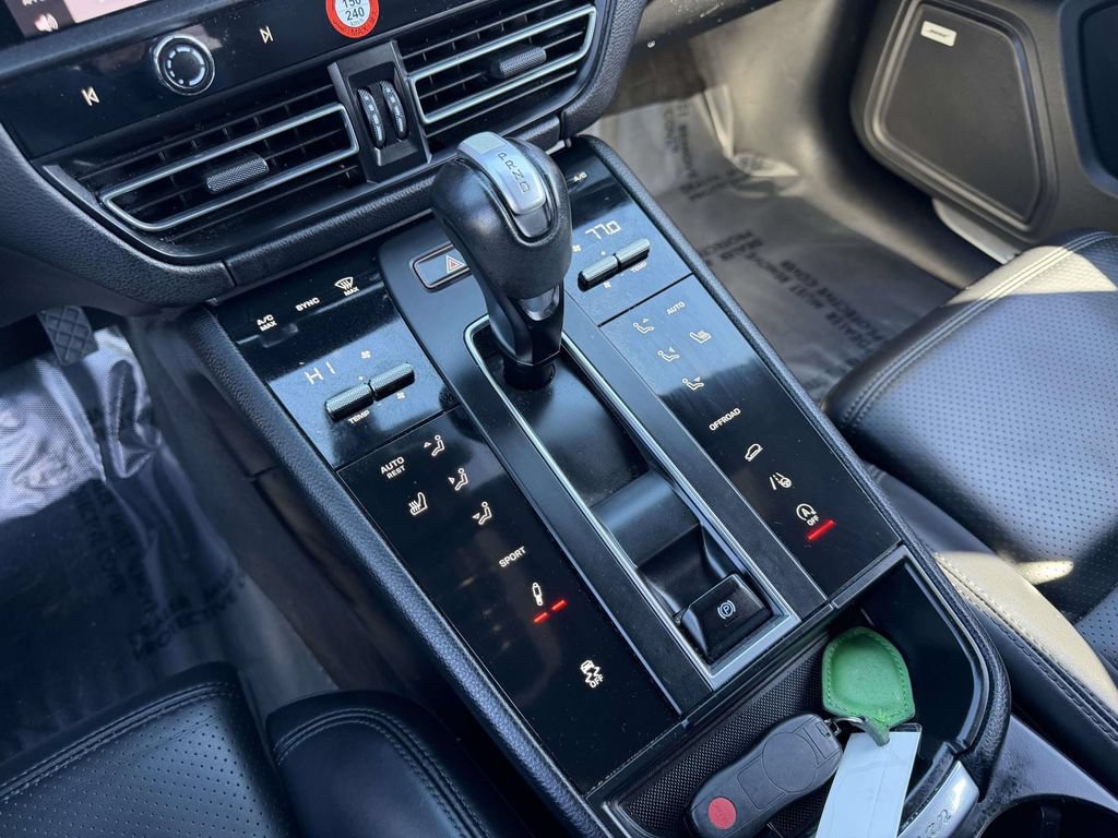 Used 2022 Porsche Macan S AWD/4WD image 32