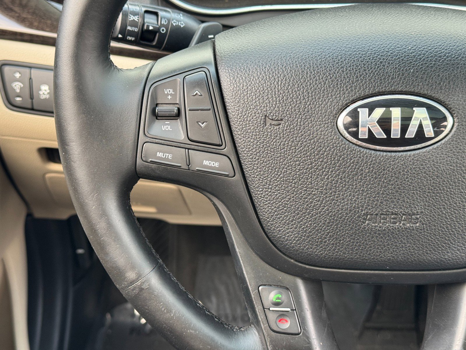 Used 2014 Kia Cadenza Premium w/ Luxury Package image 20