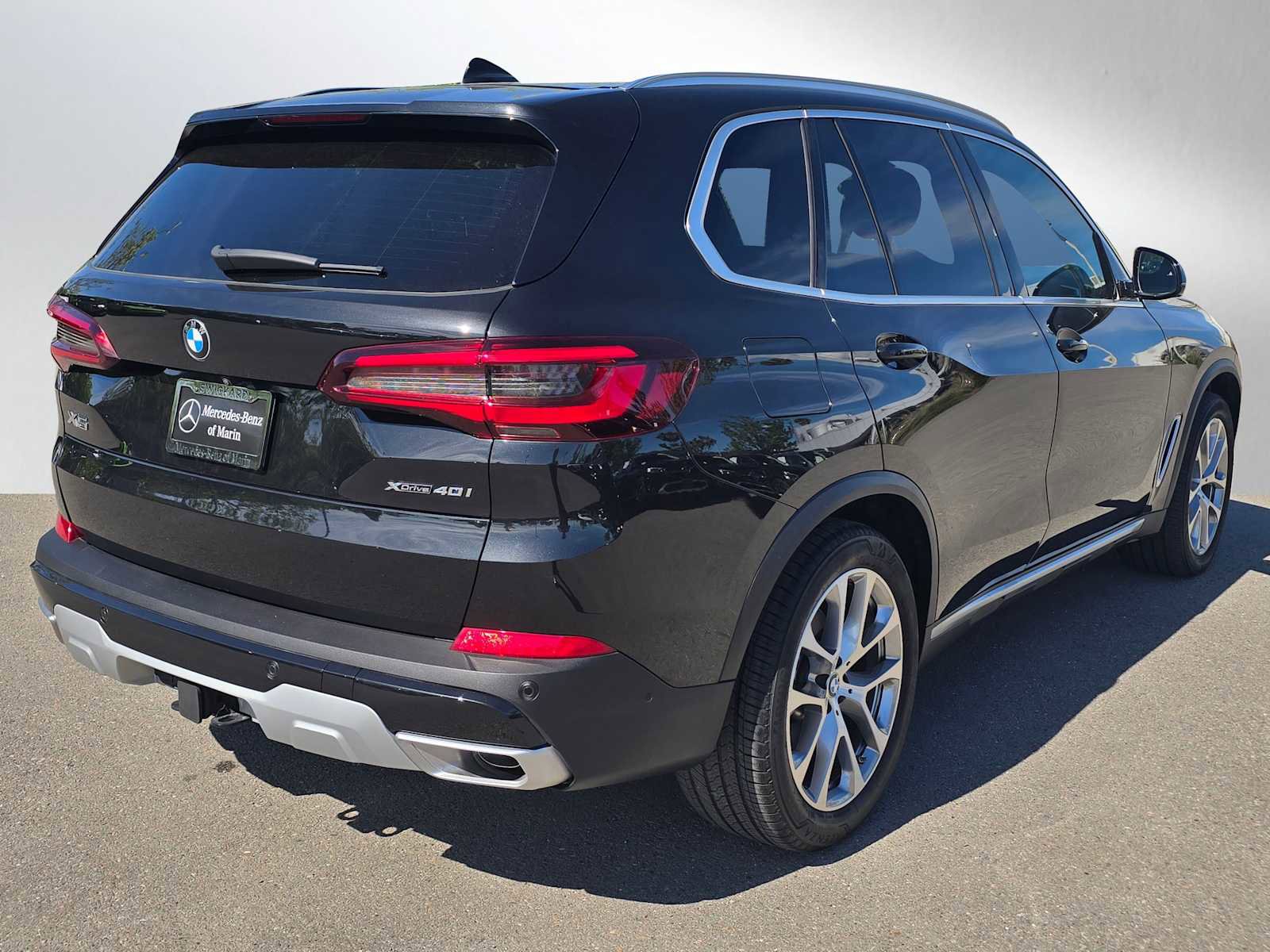 Used 2023 BMW X5 xDrive40i w/ Premium Package image 3