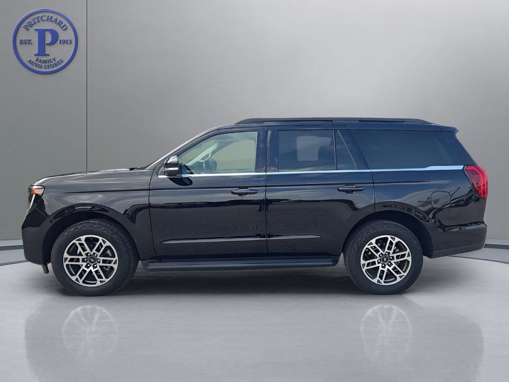 Used 2025 Ford Expedition Active AWD/4WD image 4