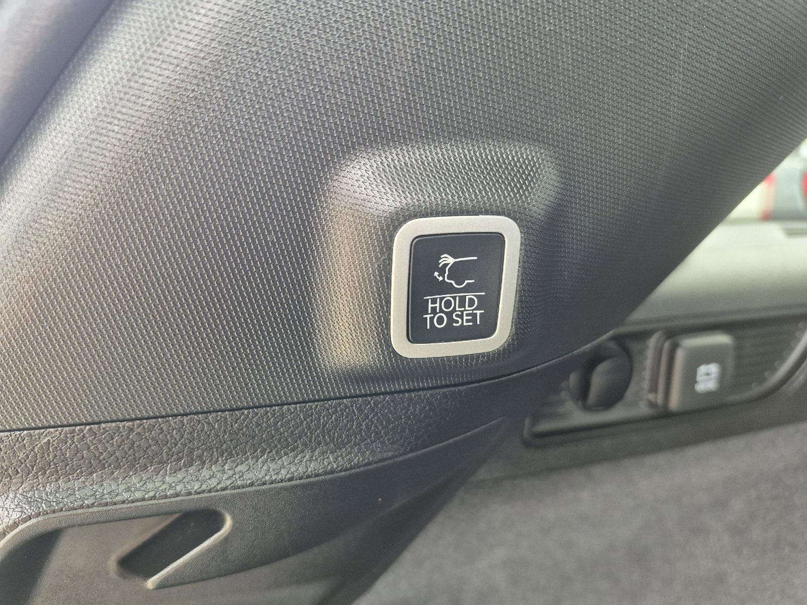 Used 2023 Jeep Grand Cherokee Summit image 8