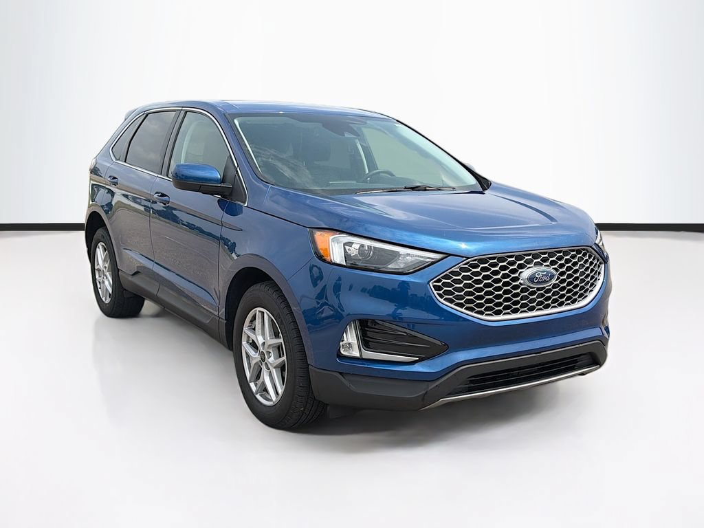 Used 2024 Ford Edge SEL w/ Convenience Package AWD/4WD image 3
