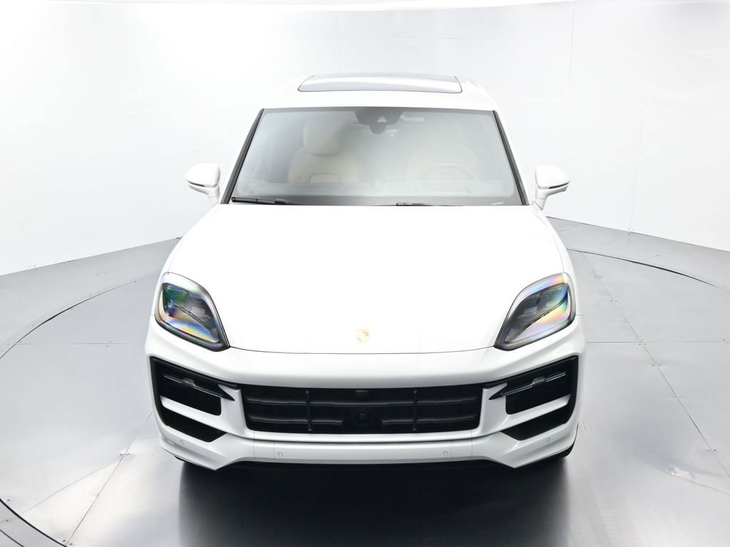 Certified 2025 Porsche Cayenne E-Hybrid w/ Premium Package Plus image 47
