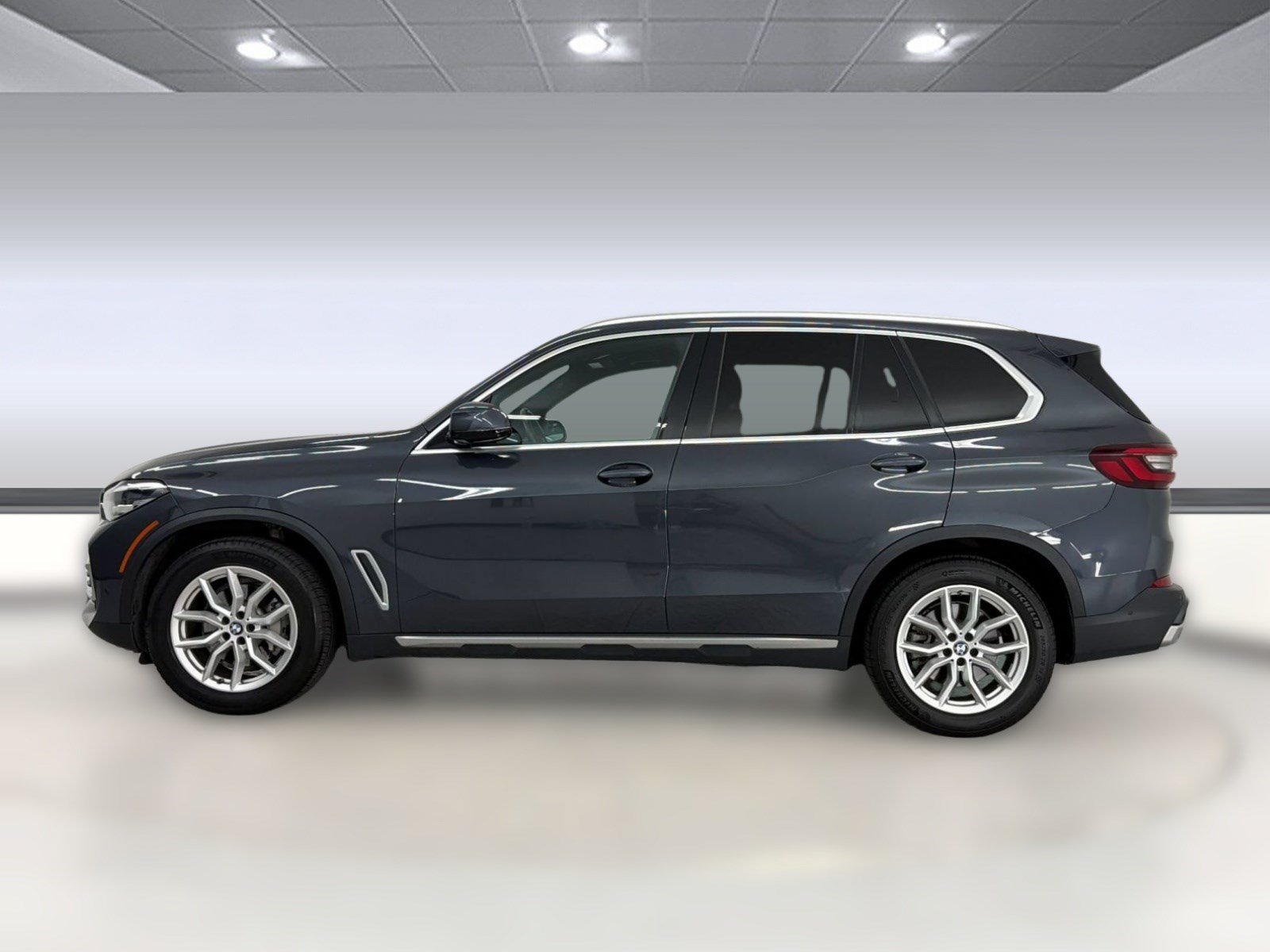 Used 2020 BMW X5 sDrive40i w/ Premium Package RWD image 2