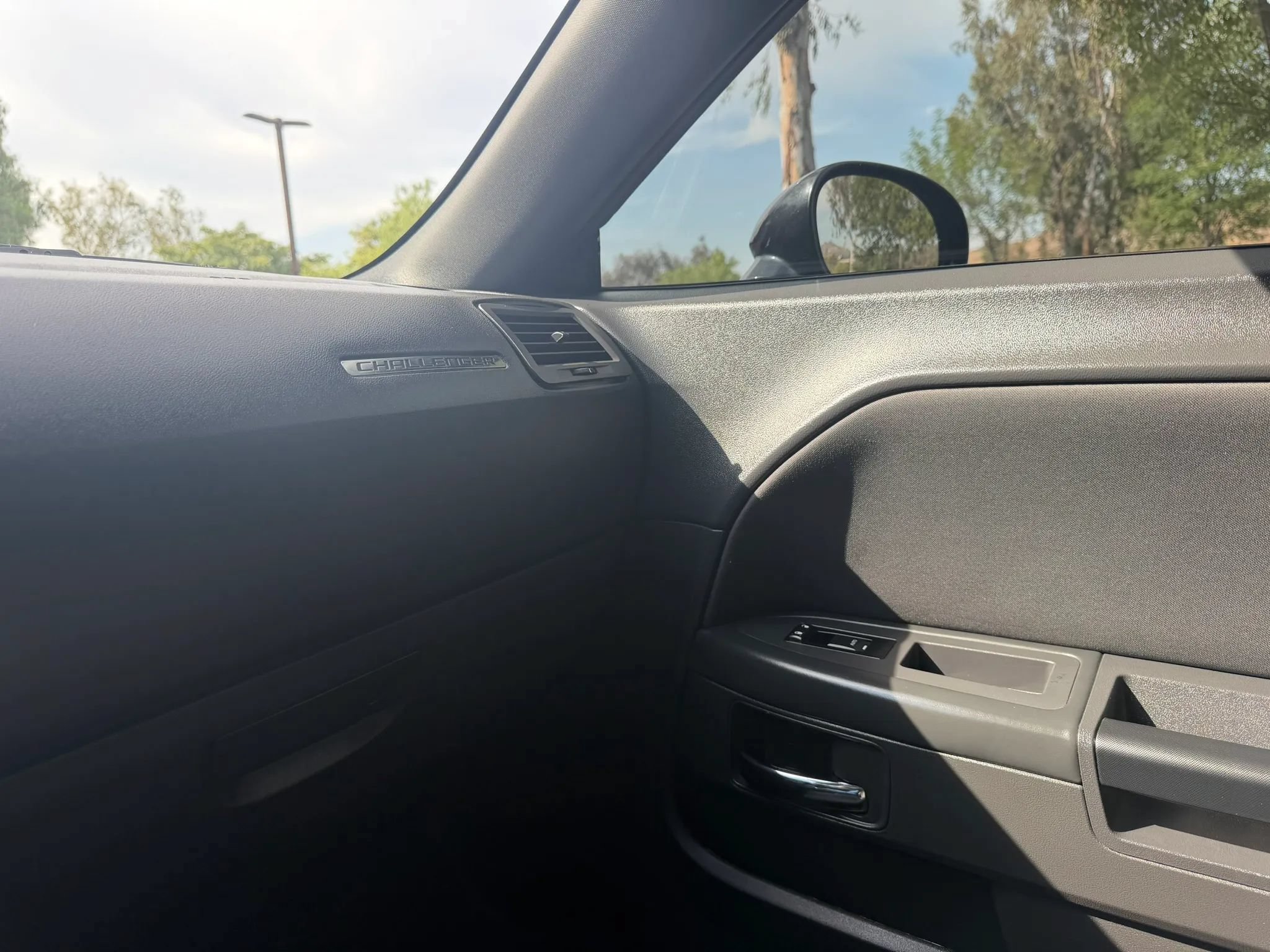 Used 2011 Dodge Challenger RWD image 22