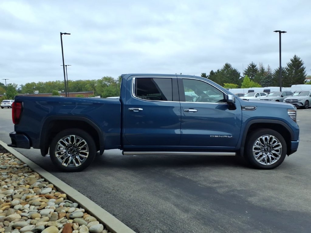 Used 2024 GMC Sierra 1500 Denali Ultimate AWD/4WD image 7