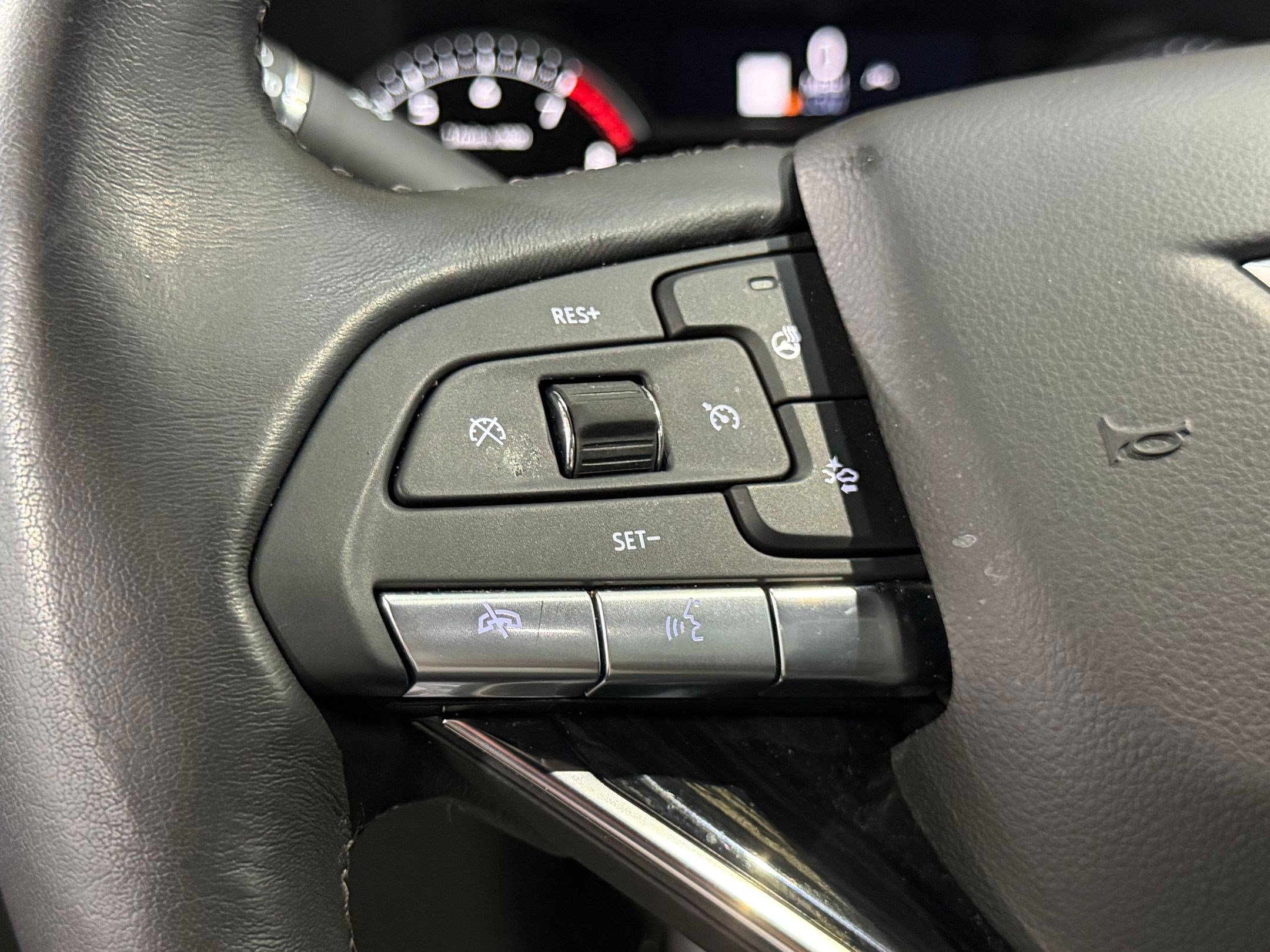 Used 2024 Cadillac XT6 Premium Luxury FWD image 13