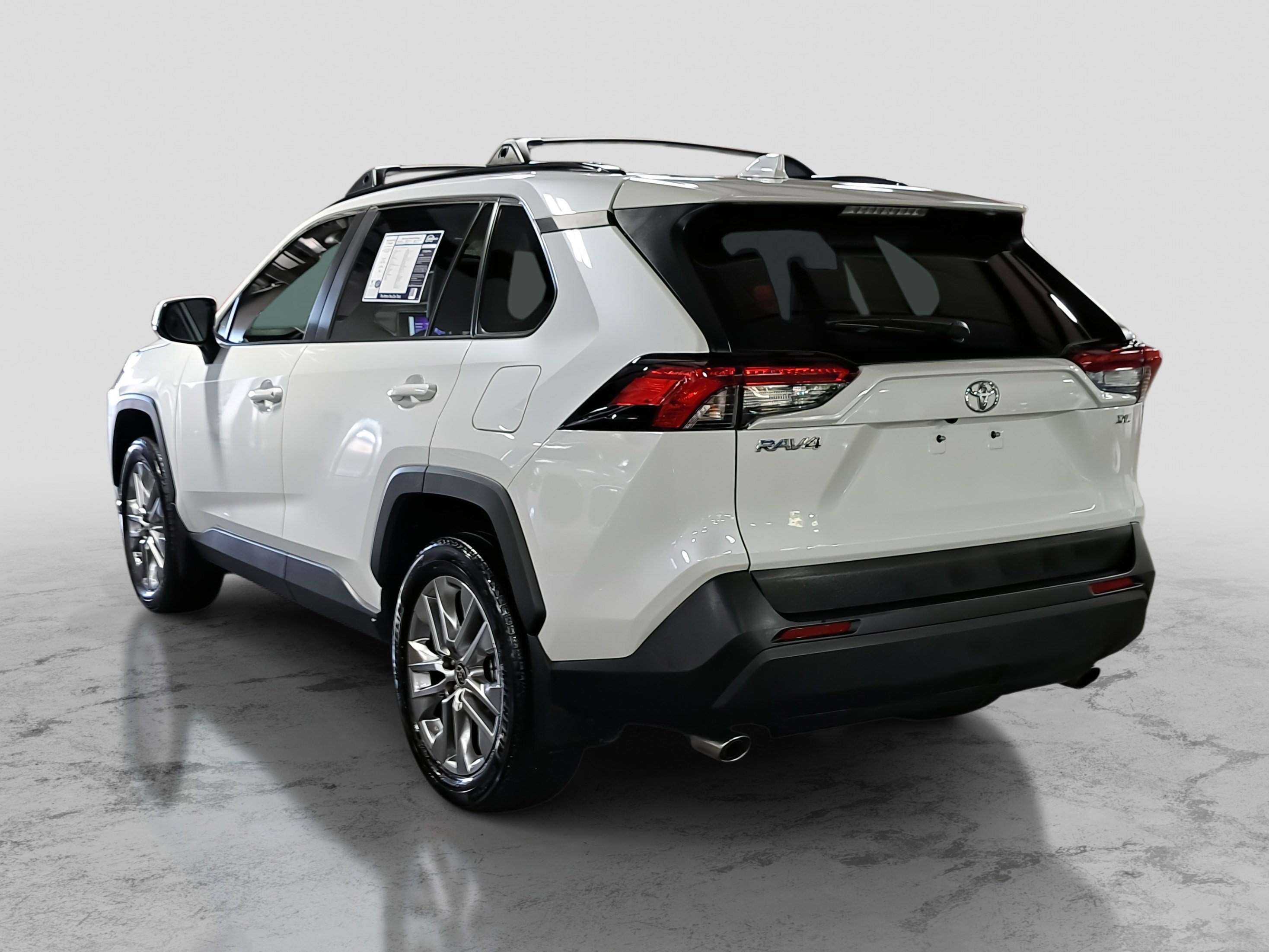 Used 2025 Toyota RAV4 XLE Premium image 7