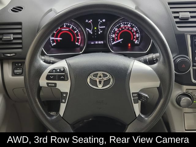 Used 2013 Toyota Highlander Plus AWD/4WD image 25